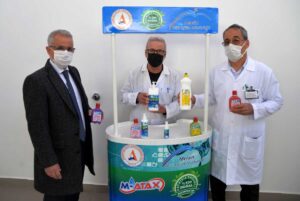 Anadolu Lisesinde yüzde 100 doğal, alkolsüz dezenfektan üretildi.